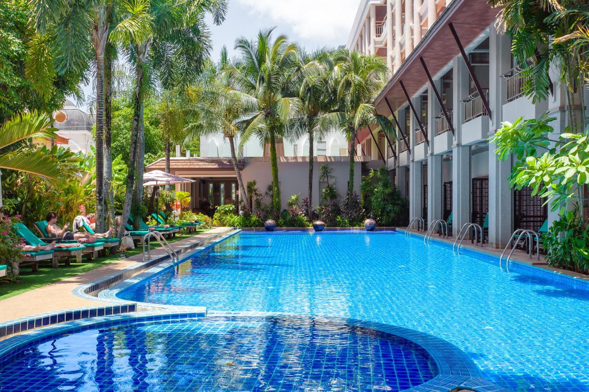 Thanthip Beach Resort Patong Ngoại thất bức ảnh