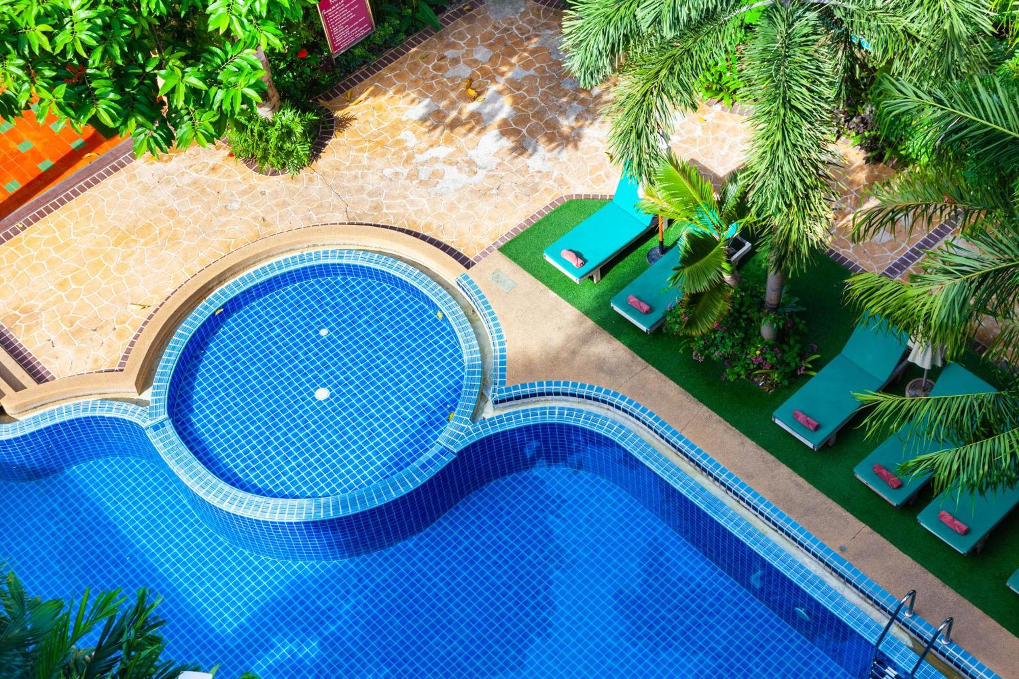 Thanthip Beach Resort Patong Ngoại thất bức ảnh