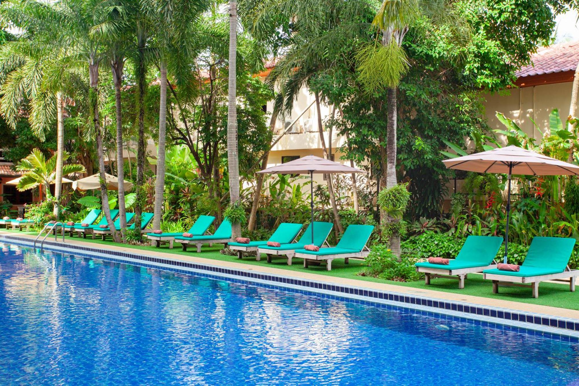 Thanthip Beach Resort Patong Ngoại thất bức ảnh