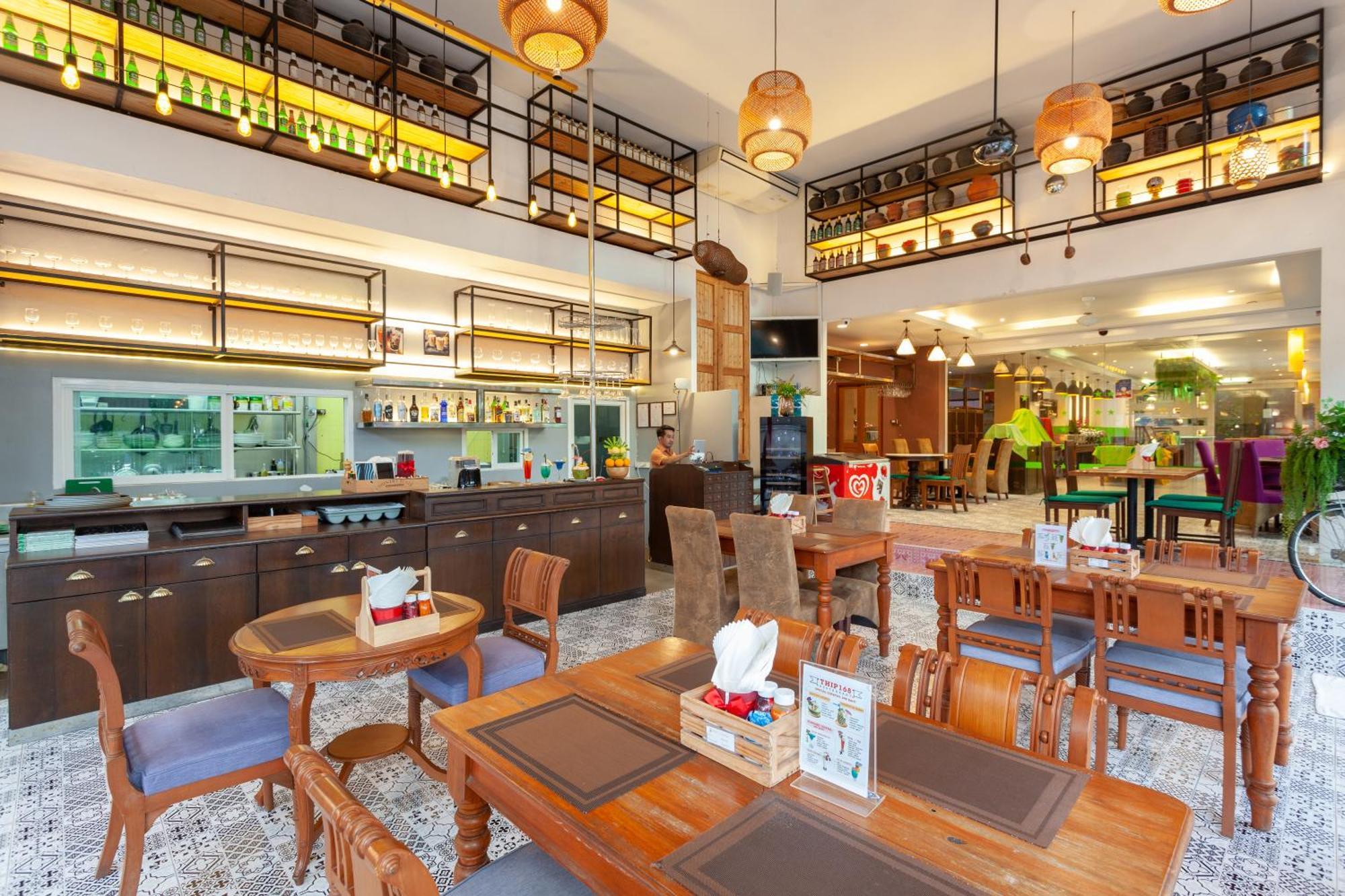 Thanthip Beach Resort Patong Ngoại thất bức ảnh