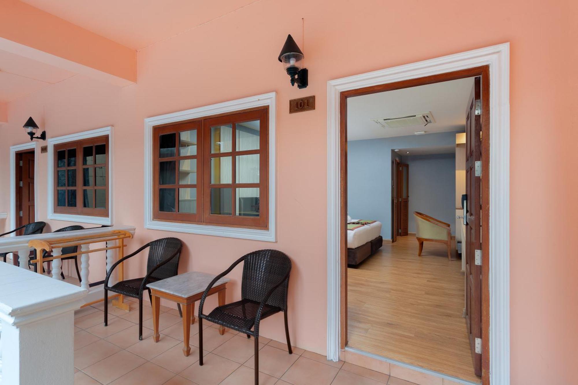 Thanthip Beach Resort Patong Ngoại thất bức ảnh