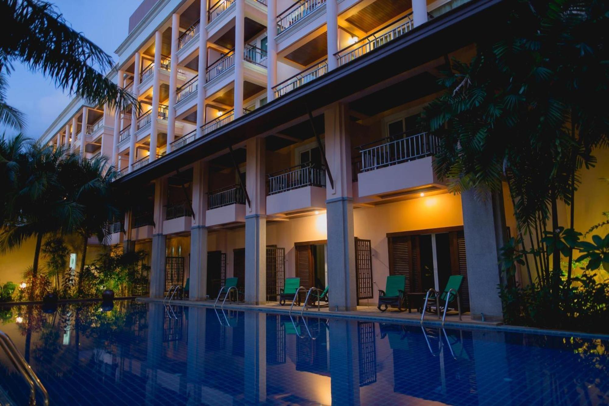 Thanthip Beach Resort Patong Ngoại thất bức ảnh