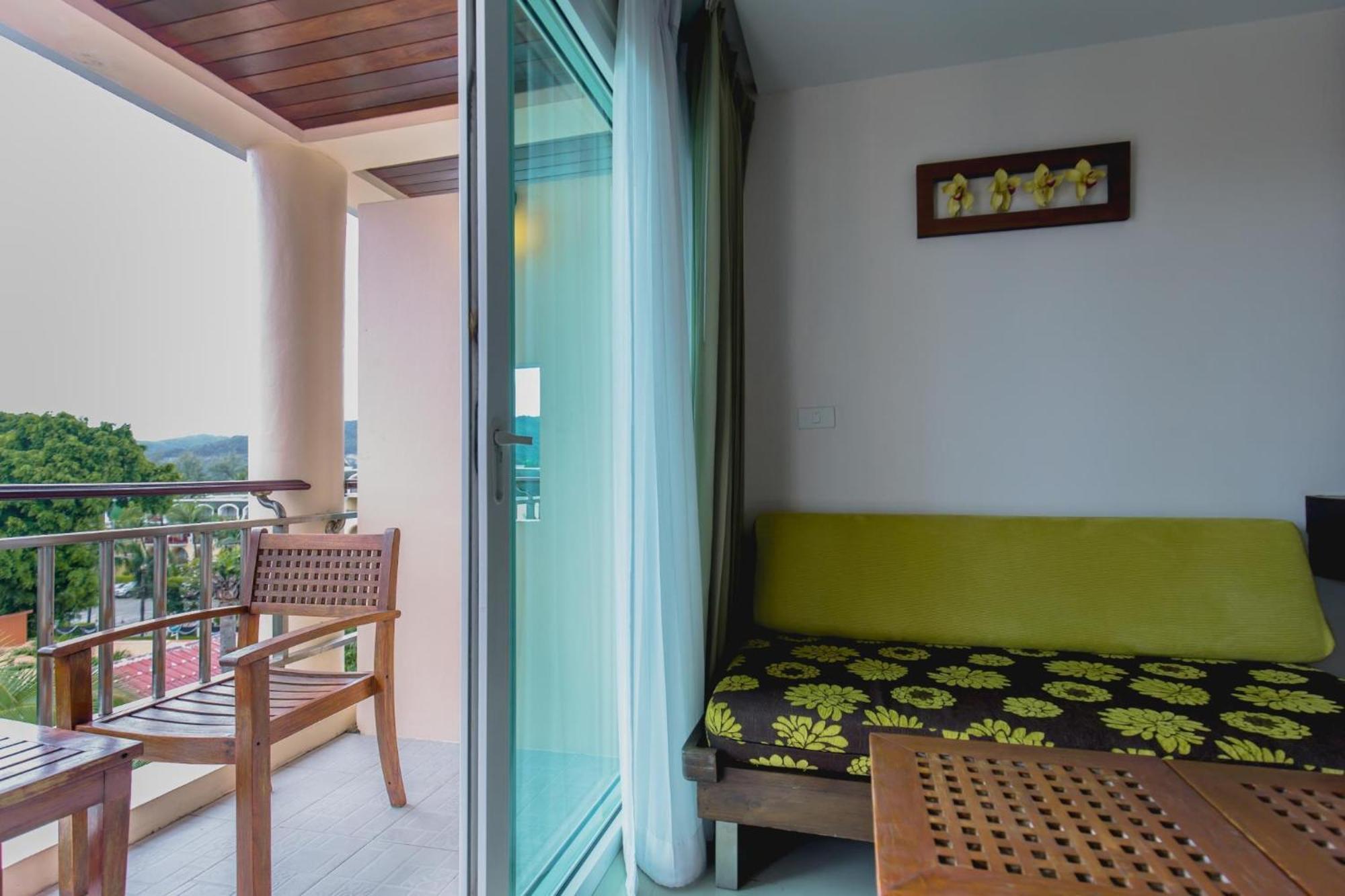 Thanthip Beach Resort Patong Phòng bức ảnh